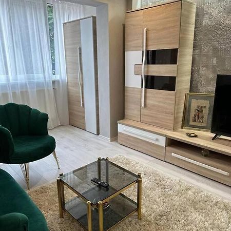 Stylish Apartment In Dambu Târgu-Mureş Exterior foto