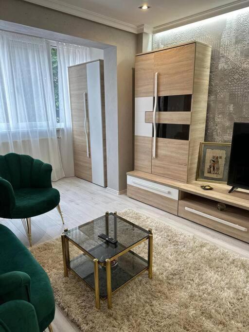 Stylish Apartment In Dambu Târgu-Mureş Exterior foto