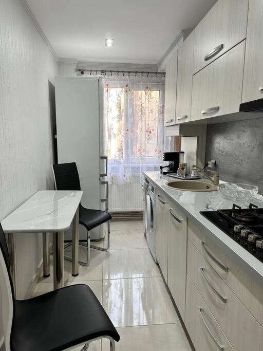 Stylish Apartment In Dambu Târgu-Mureş Exterior foto